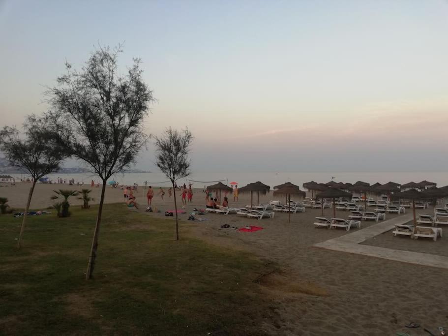 Estudio En Playa De Fuengirola Wifi Luaran gambar