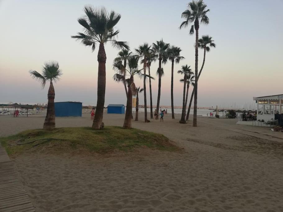 Estudio En Playa De Fuengirola Wifi Luaran gambar