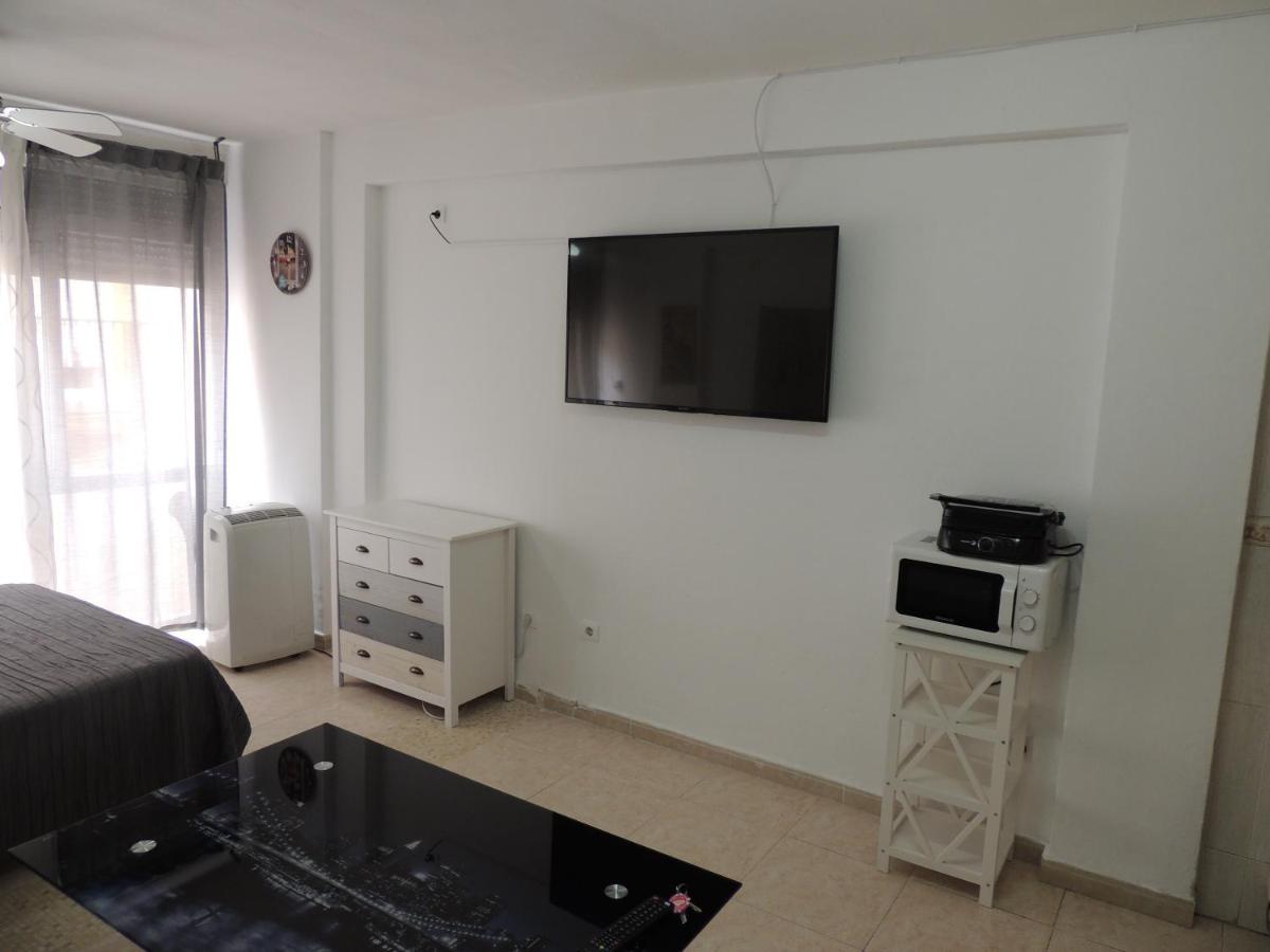 Estudio En Playa De Fuengirola Wifi Luaran gambar