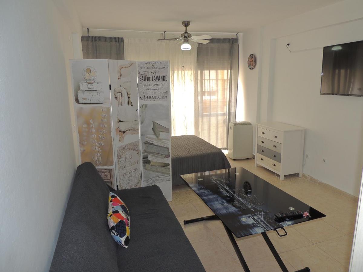 Estudio En Playa De Fuengirola Wifi Luaran gambar